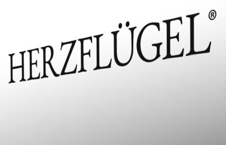 Bildbearbeitung und Logodesign für HERZFLÜGEL Schmuck von sehenundmachen
